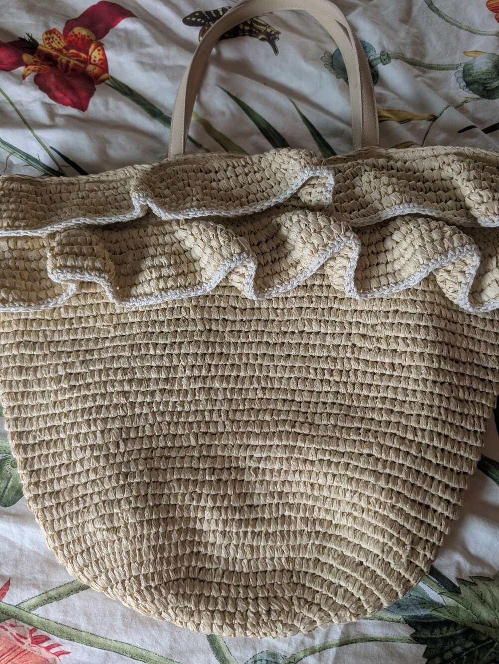BTB Ruffle Raffia Tote Bag Large - Picture 3 of 6